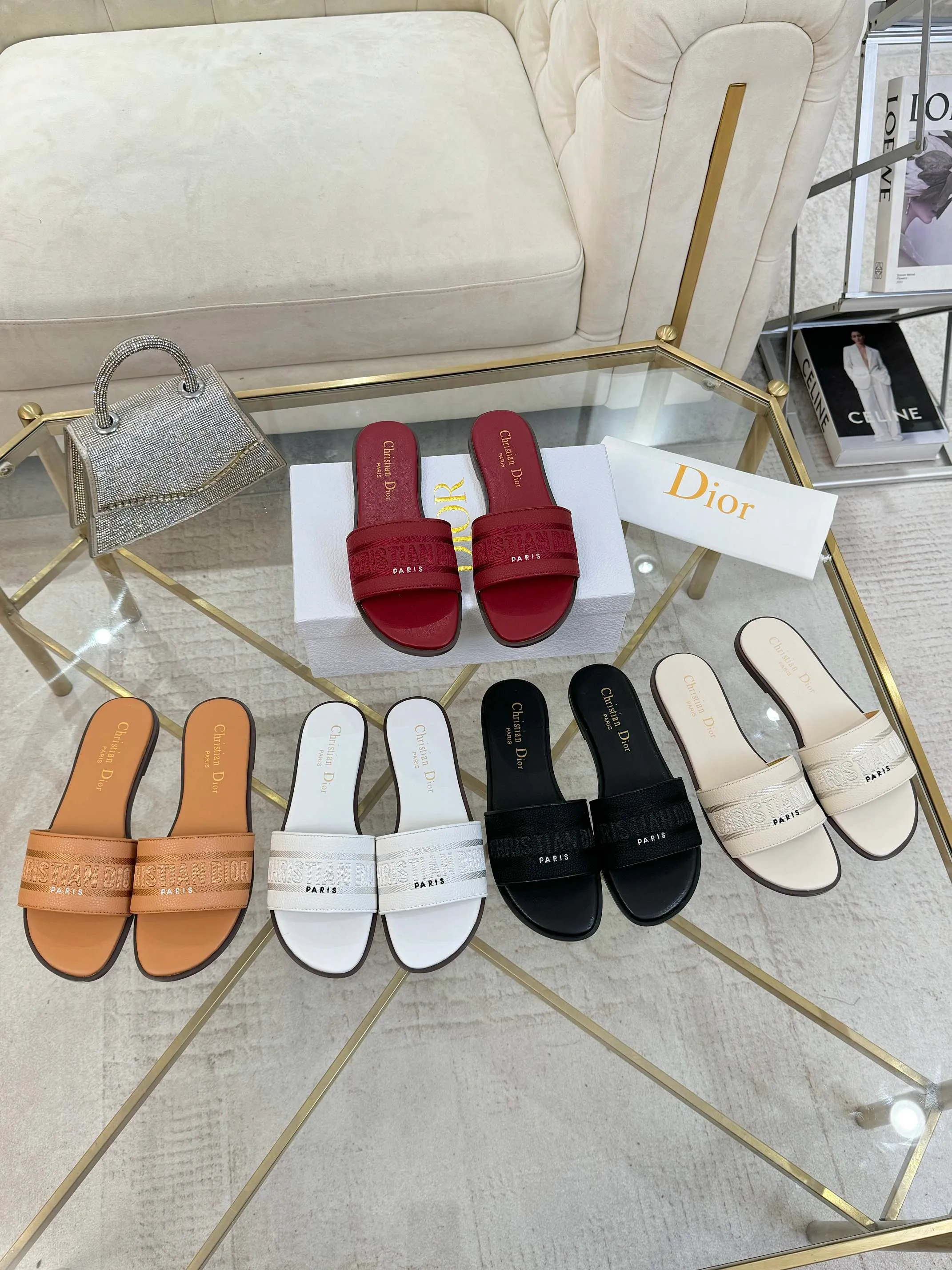 👟👟Ex-factory price 340👟👟 Genuine leather sole +40 Dior new style cowhide surface, sheepskin lining + embroidery process, 5 colors optional, code size 35-42, rubber sole, genuine leather sole +40